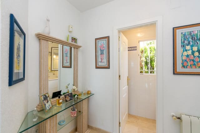 3 sypialnia Willa na sprzedaż w Villamartin, Orihuela z basenem garażem - 530 000 € (Ref: 9872552)