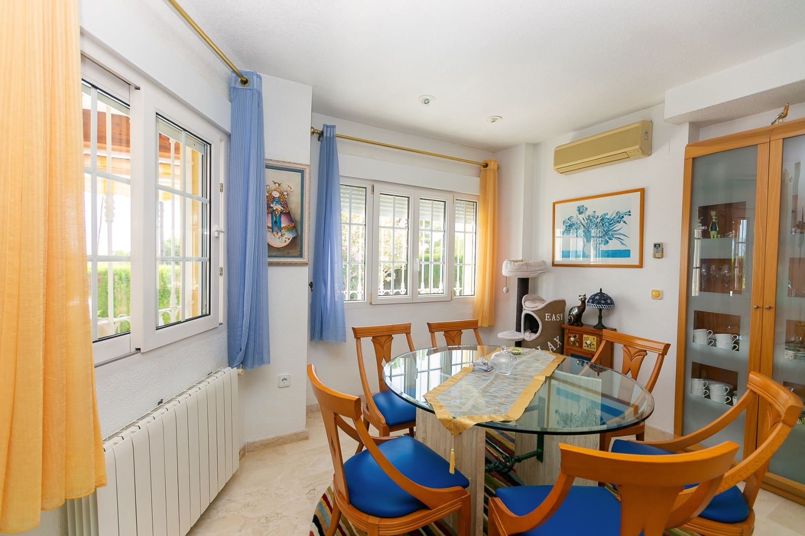 3 sypialnia Willa na sprzedaż w Villamartin z basenem garażem - 530 000 € (Ref: 9872552)