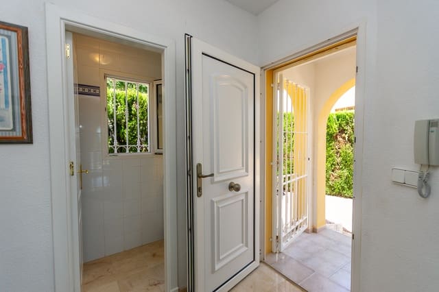 3 sypialnia Willa na sprzedaż w Villamartin, Orihuela z basenem garażem - 530 000 € (Ref: 9872552)