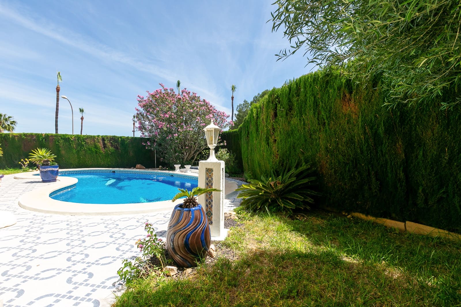 3 sypialnia Willa na sprzedaż w Villamartin z basenem garażem - 530 000 € (Ref: 9872552)