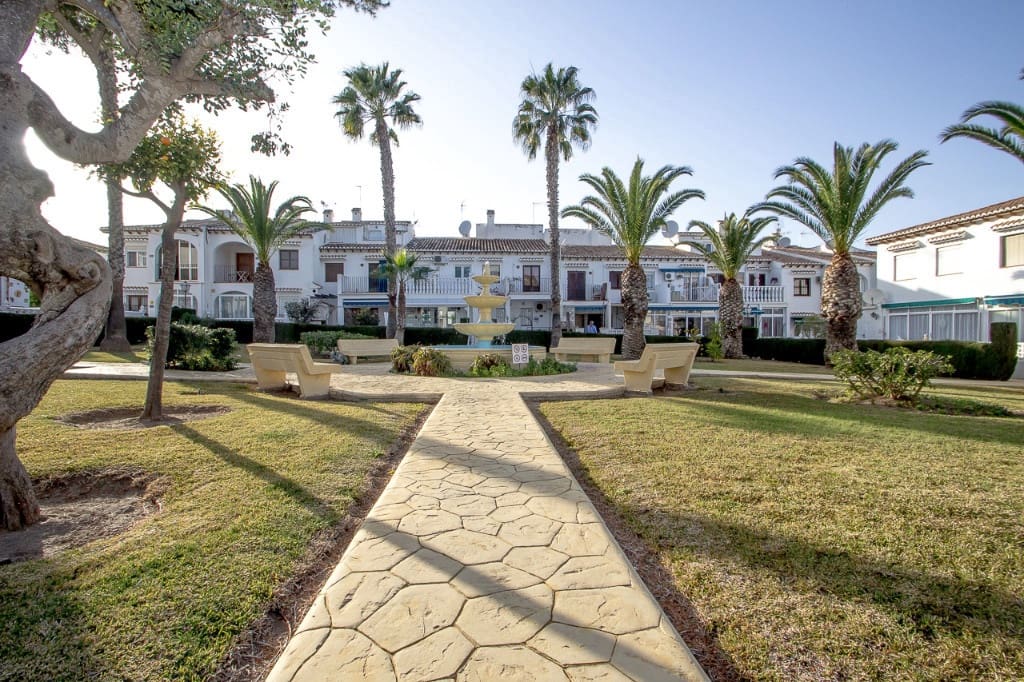 1 quarto Apartamento para venda em Los Balcones com piscina - 99 950 € (Ref: 9877261)