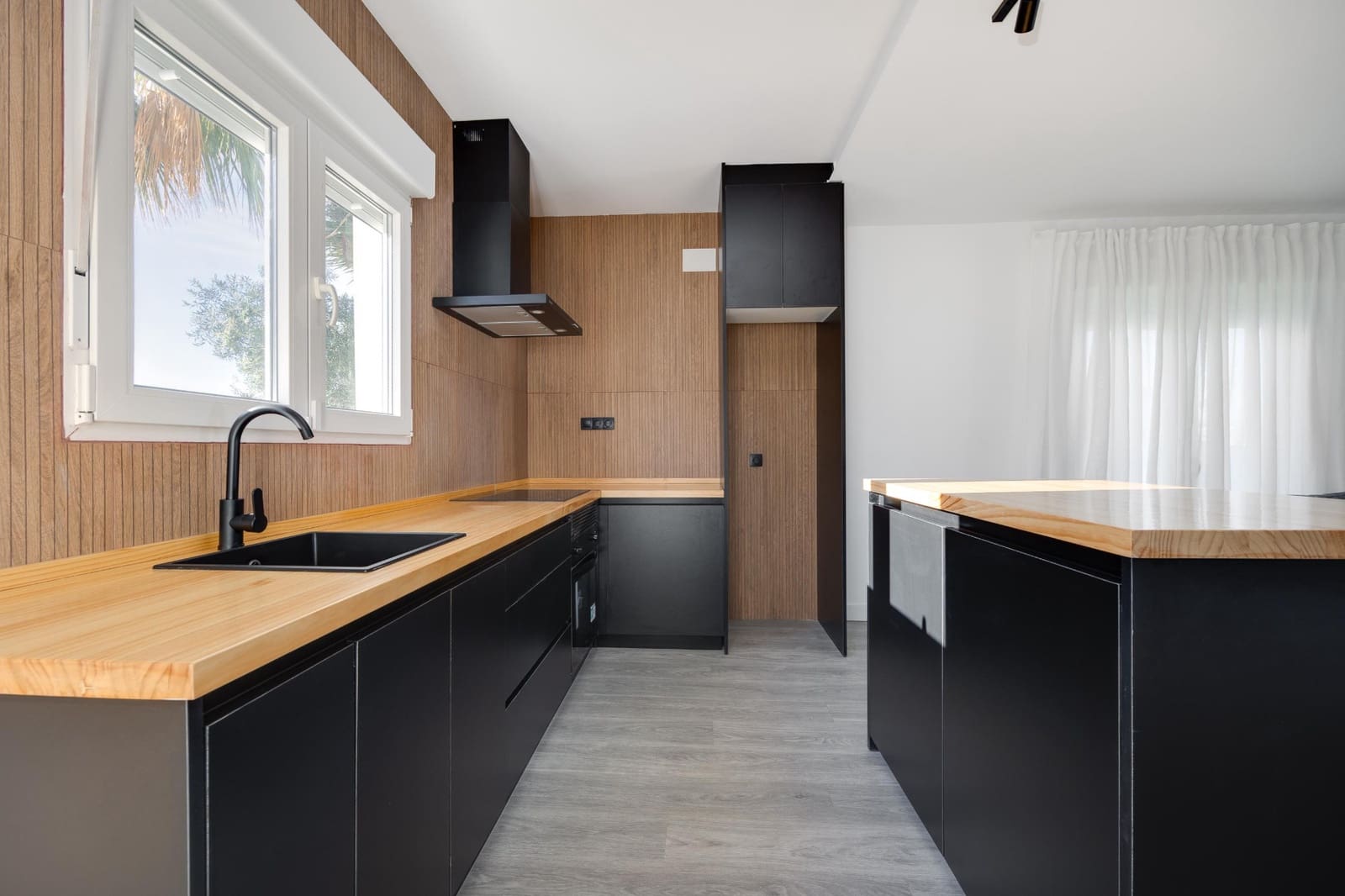 4 slaapkamer Bungalow te koop in San Luis met zwembad - € 400.000 (Ref: 9897111)