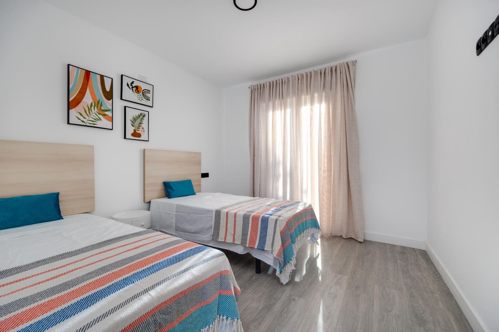 4 slaapkamer Bungalow te koop in San Luis met zwembad - € 400.000 (Ref: 9897111)