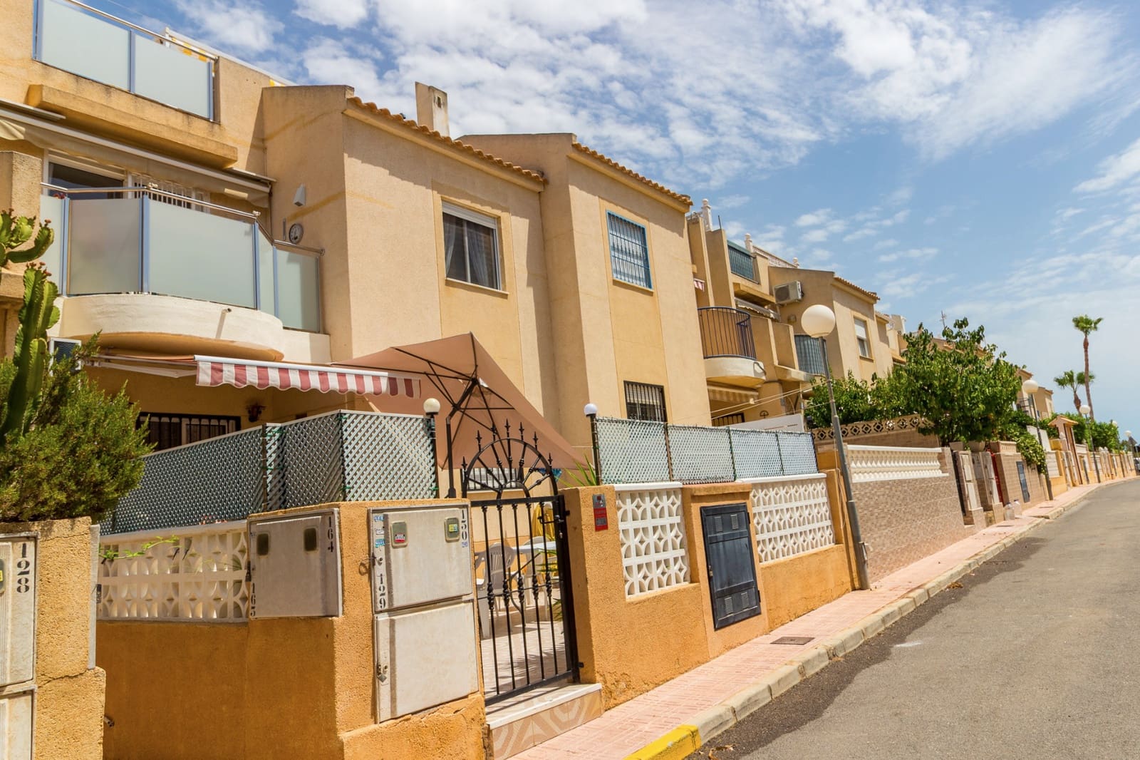 2 bedroom Penthouse for sale in San Luis with pool - € 129,000 (Ref: 9909072)