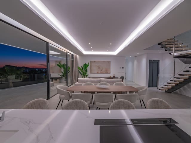 Chalet de 4 habitaciones en Alicante / Alacant ciudad en venta - 2.290.000 € (Ref: 9913782)