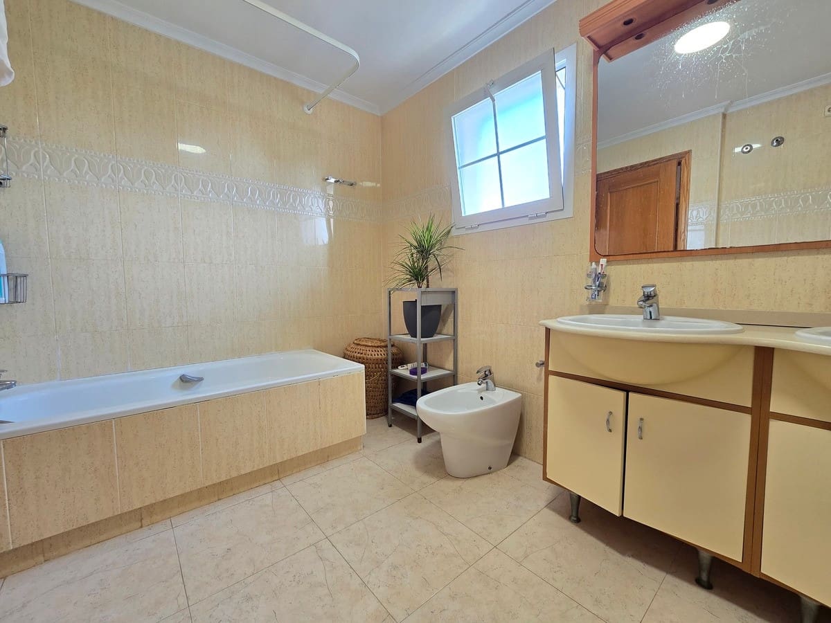 4 quarto Casa em Banda para venda em Pilar de la Horadada com piscina garagem - 450 000 € (Ref: 9921016)