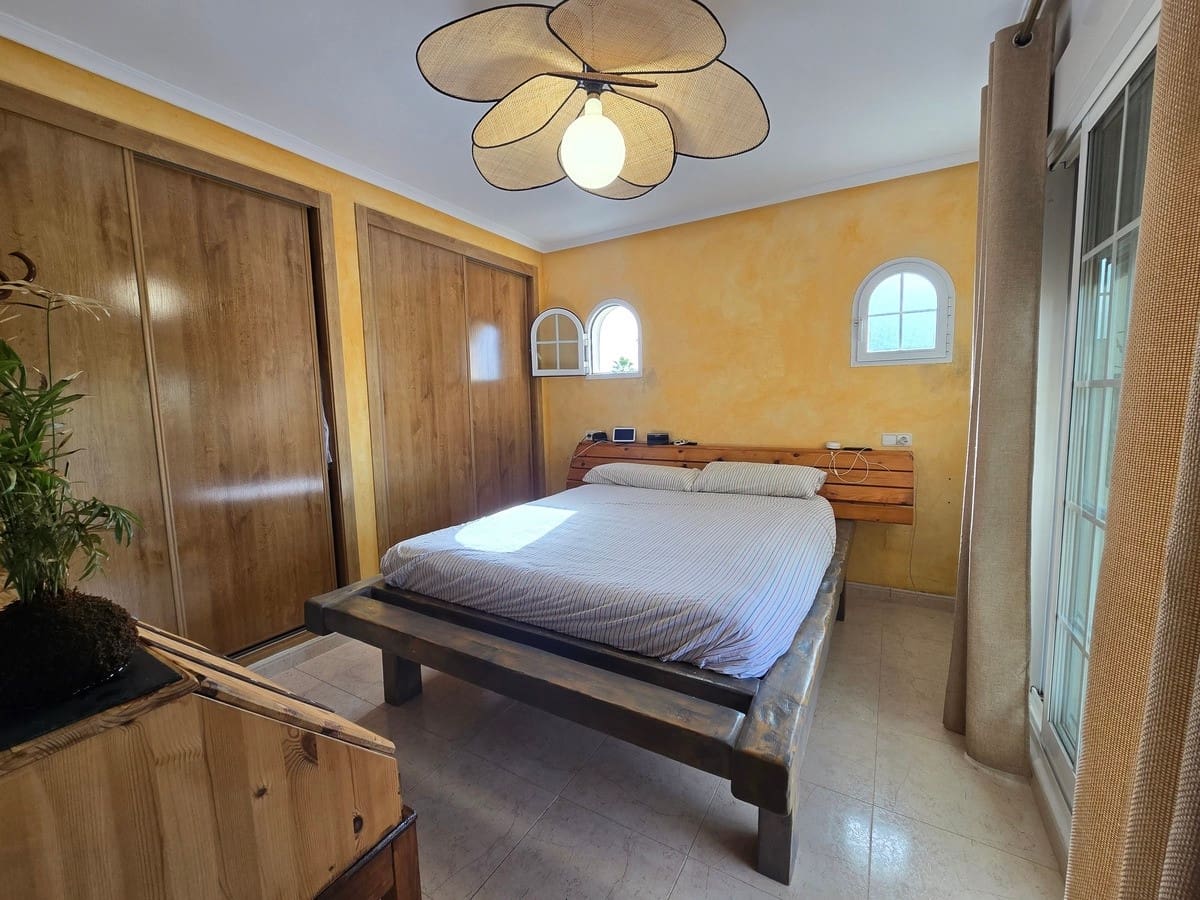 4 quarto Casa em Banda para venda em Pilar de la Horadada com piscina garagem - 450 000 € (Ref: 9921016)