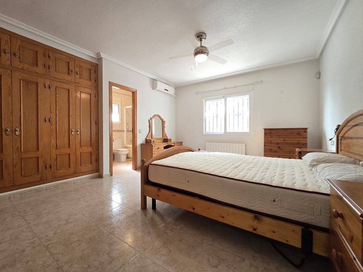 3 soveværelse Villa til salg i Pinar de Campoverde med swimmingpool garage - € 640.000 (Ref: 9928185)