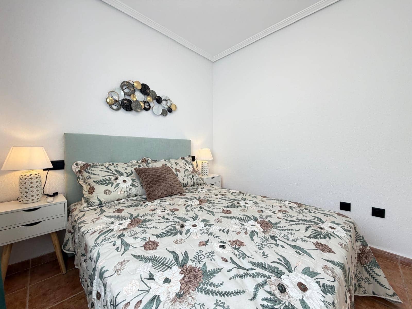 3 slaapkamer Huis te koop in Punta Prima met zwembad - € 219.900 (Ref: 9932198)