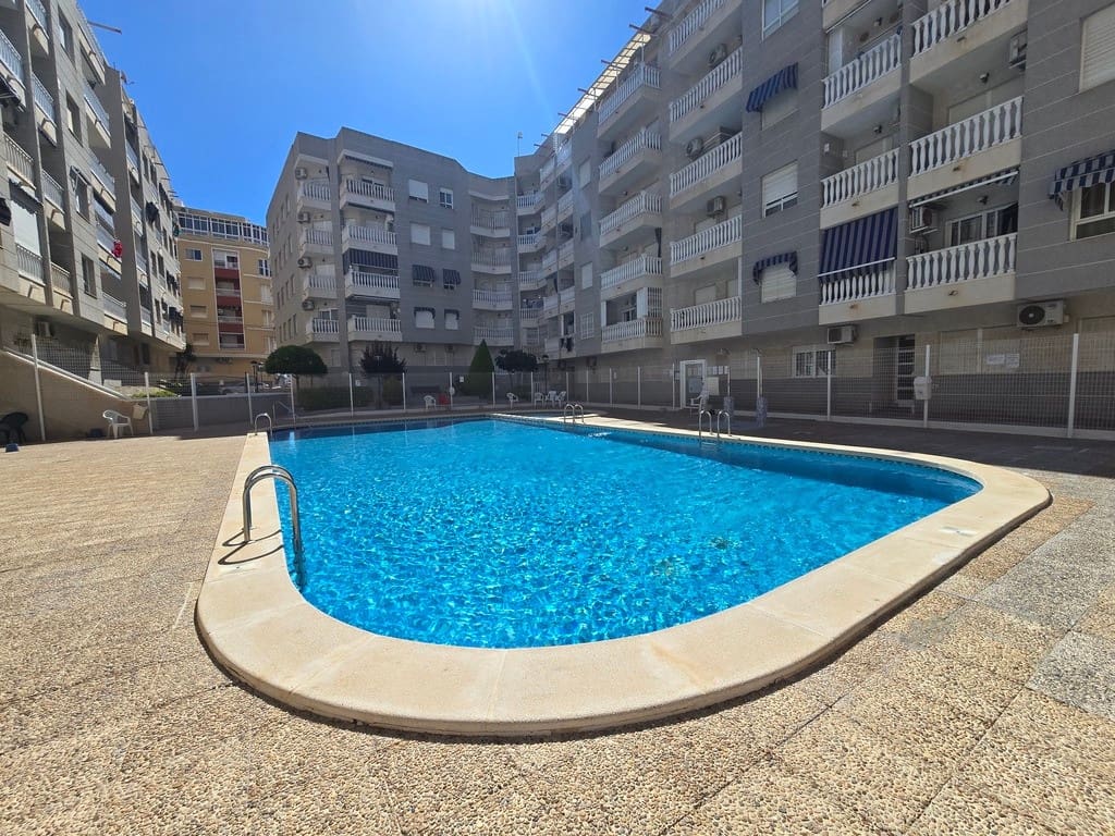 1 soverom Leilighet til salgs i Torrevieja med svømmebasseng - € 116 000 (Ref: 9935038)
