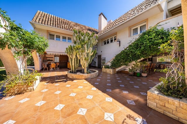 4 chambre Villa/Maison à vendre à Cabo Roig, Orihuela avec piscine - 1 490 000 € (Ref: 9946629)