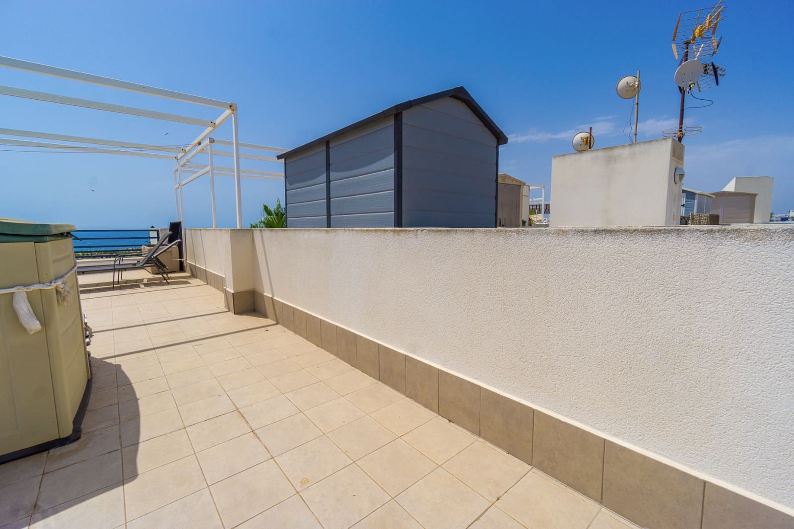 2 slaapkamer Penthouse te koop in Playa Flamenca met zwembad - € 239.000 (Ref: 9971770)