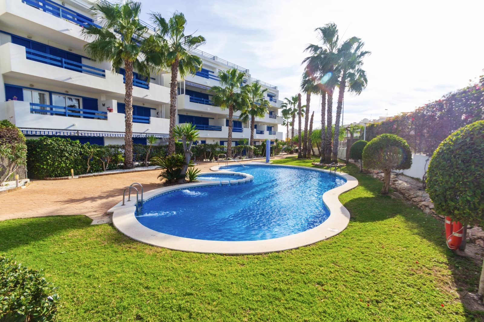 2 slaapkamer Penthouse te koop in Playa Flamenca met zwembad - € 239.000 (Ref: 9971770)