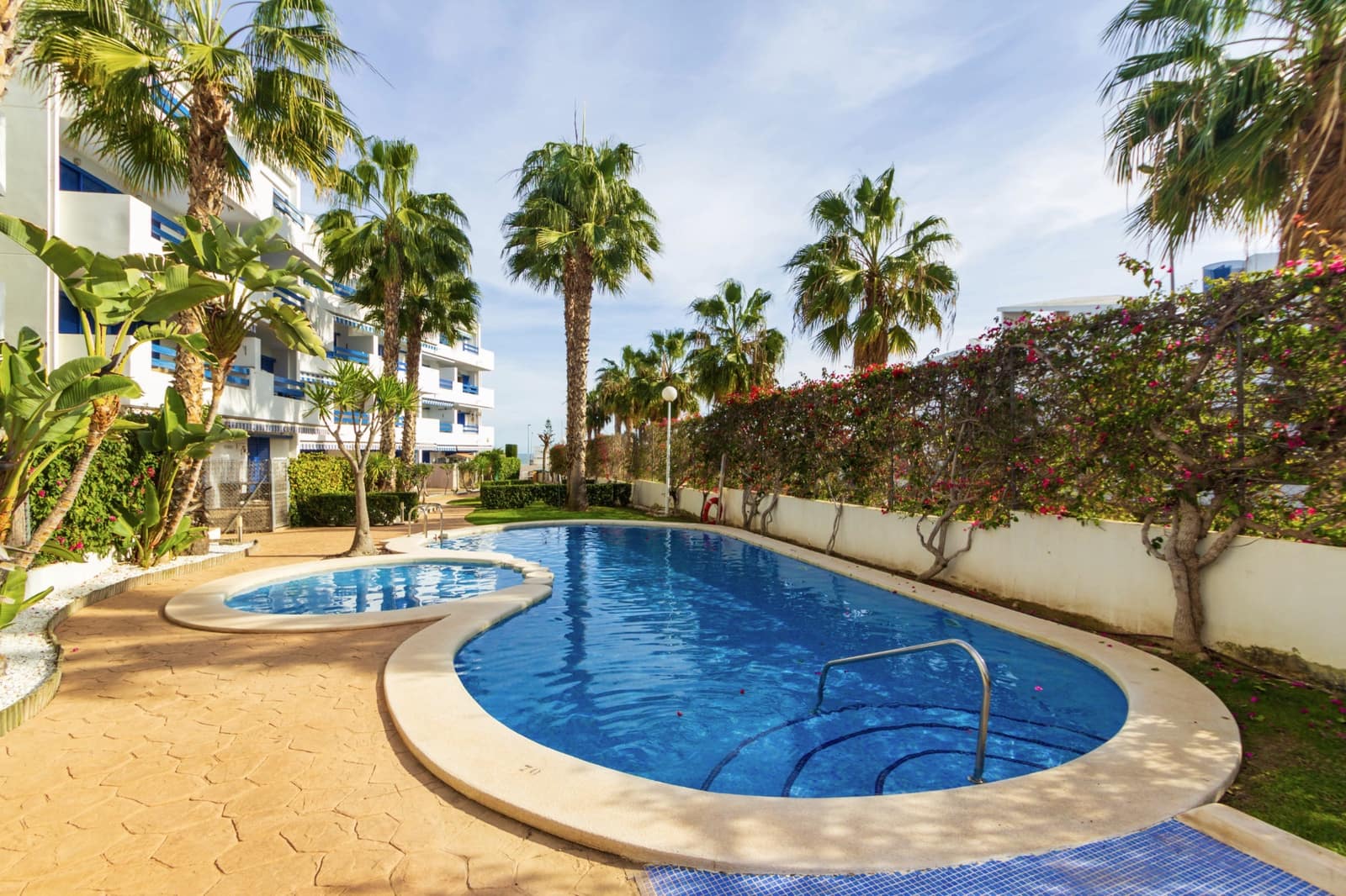 2 slaapkamer Penthouse te koop in Playa Flamenca met zwembad - € 239.000 (Ref: 9971770)
