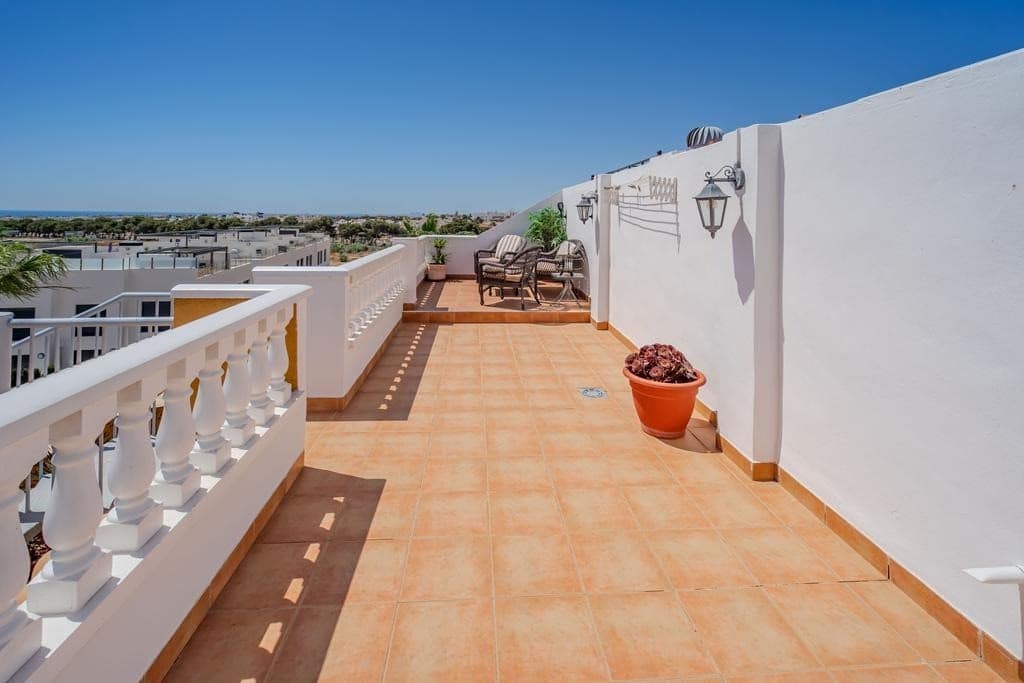 2 soverom Penthouse til salgs i Los Dolses med svømmebasseng garasje - € 420 000 (Ref: 9971771)
