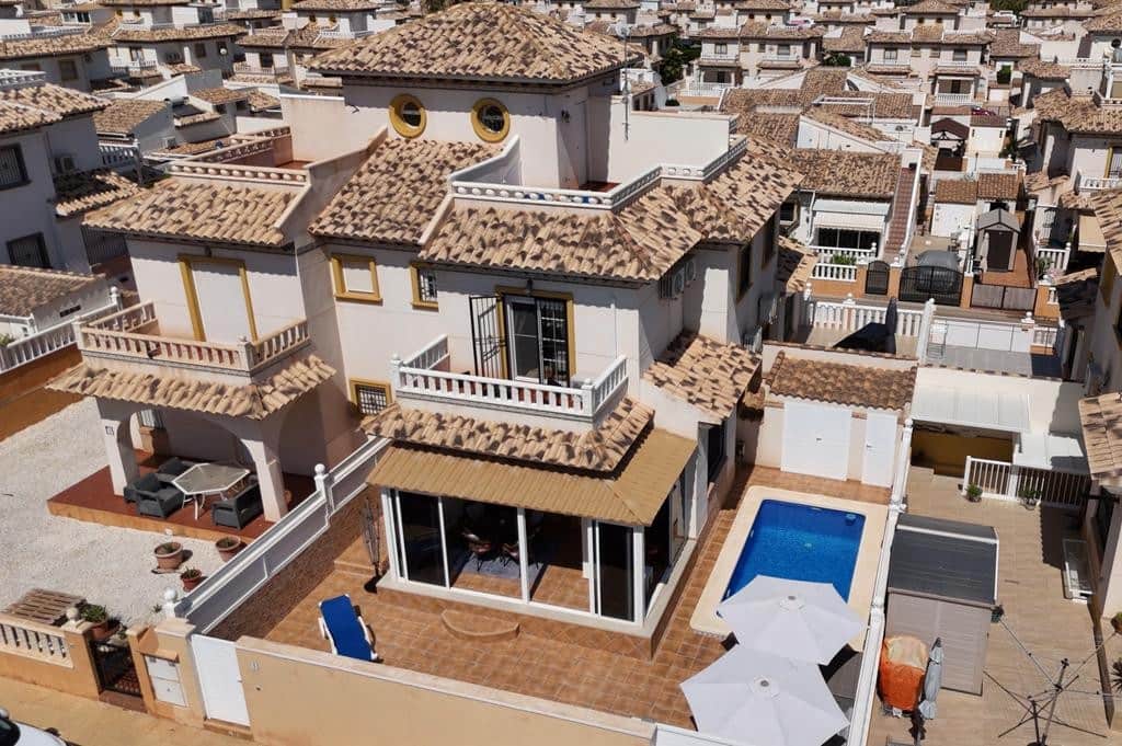 3 Zimmer Haus zu verkaufen in Cabo Roig mit Pool - 315.000 € (Ref: 9973728)