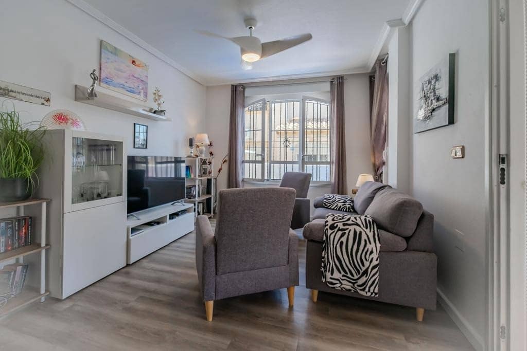 3 Zimmer Haus zu verkaufen in Cabo Roig mit Pool - 315.000 € (Ref: 9973728)