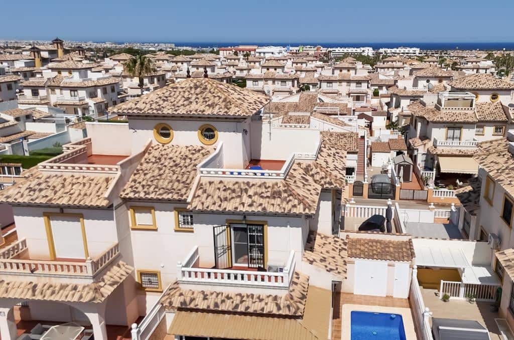 3 Zimmer Haus zu verkaufen in Cabo Roig mit Pool - 315.000 € (Ref: 9973728)