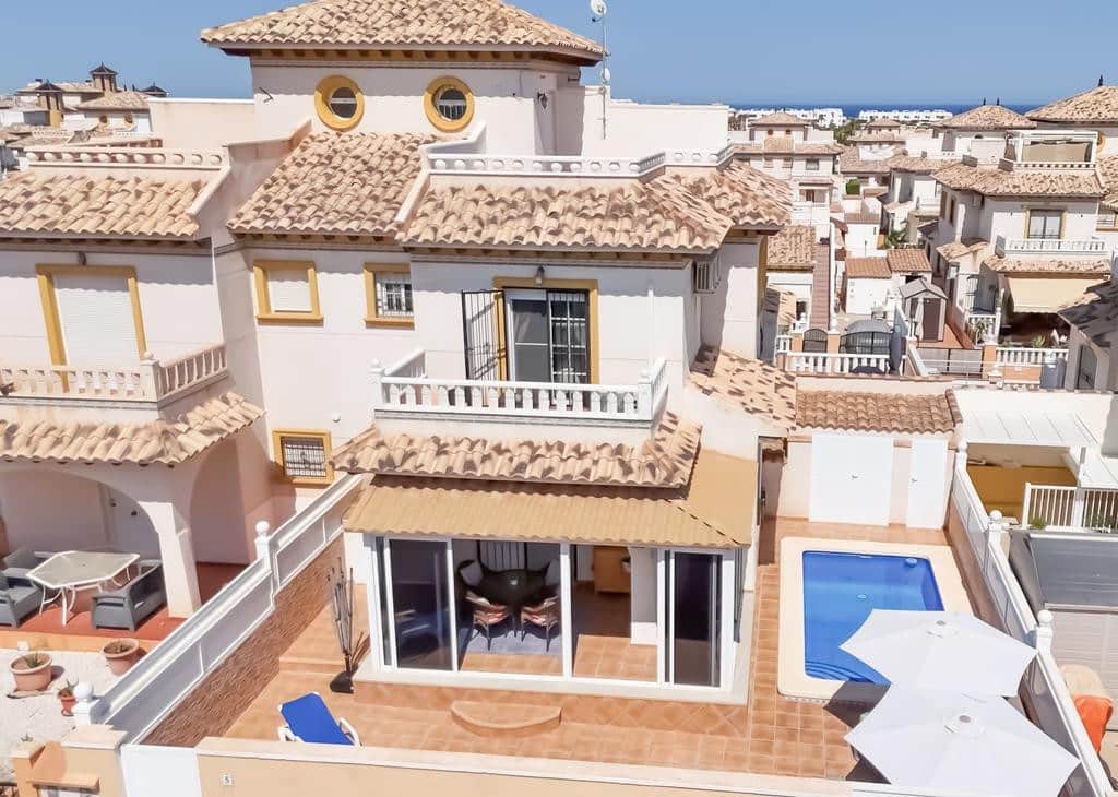 3 Zimmer Haus zu verkaufen in Cabo Roig mit Pool - 315.000 € (Ref: 9973728)