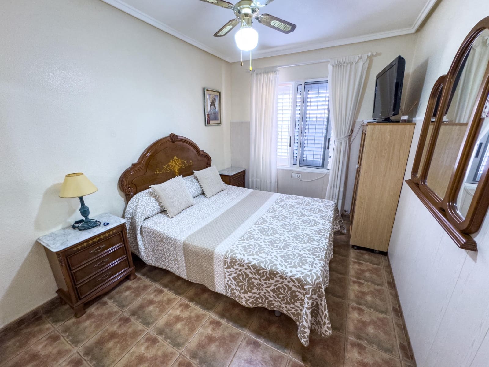 4 soveværelse Villa til salg i Torrevieja med swimmingpool garage - € 320.000 (Ref: 9974015)