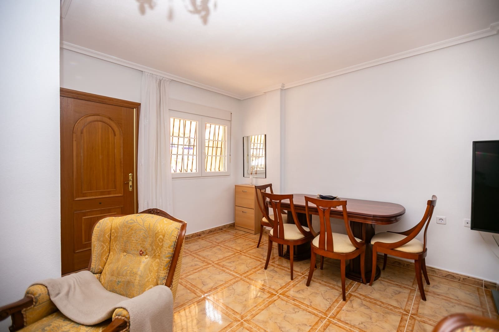 Casa de 3 habitaciones en La Zenia en venta con piscina - 280.000 € (Ref: 9981411)