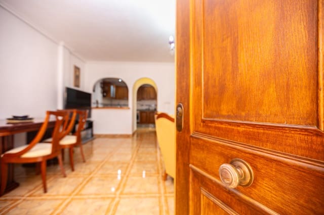 Casa de 3 habitaciones en La Zenia, Orihuela en venta con piscina - 280.000 € (Ref: 9981411)