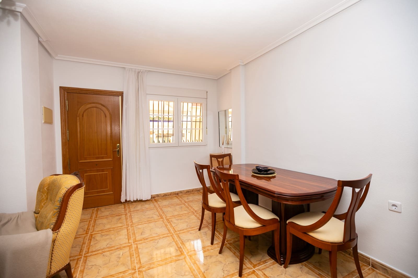 Casa de 3 habitaciones en La Zenia en venta con piscina - 280.000 € (Ref: 9981411)