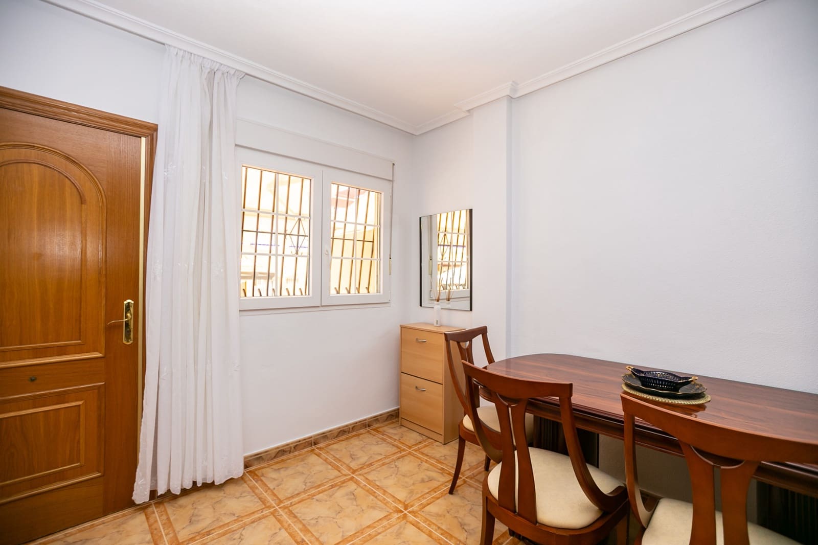 Casa de 3 habitaciones en La Zenia en venta con piscina - 280.000 € (Ref: 9981411)