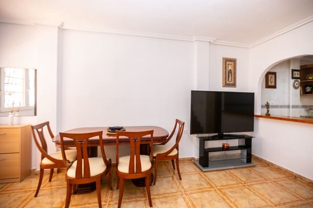 Casa de 3 habitaciones en La Zenia, Orihuela en venta con piscina - 280.000 € (Ref: 9981411)