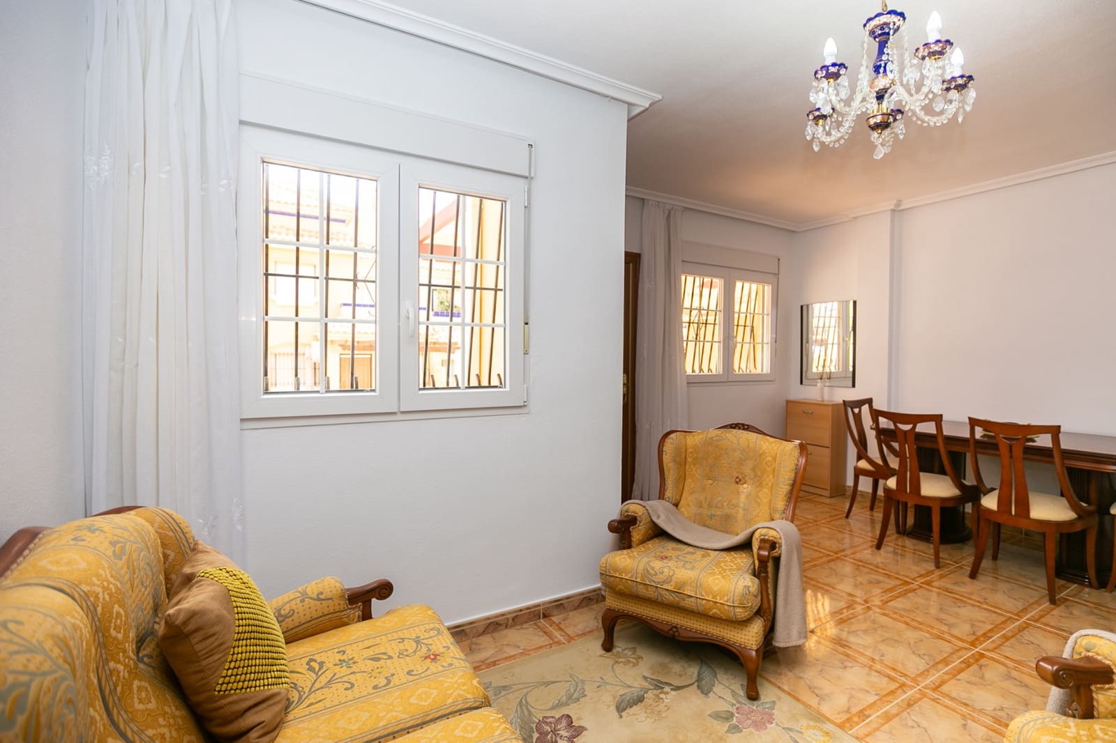 Casa de 3 habitaciones en La Zenia en venta con piscina - 280.000 € (Ref: 9981411)