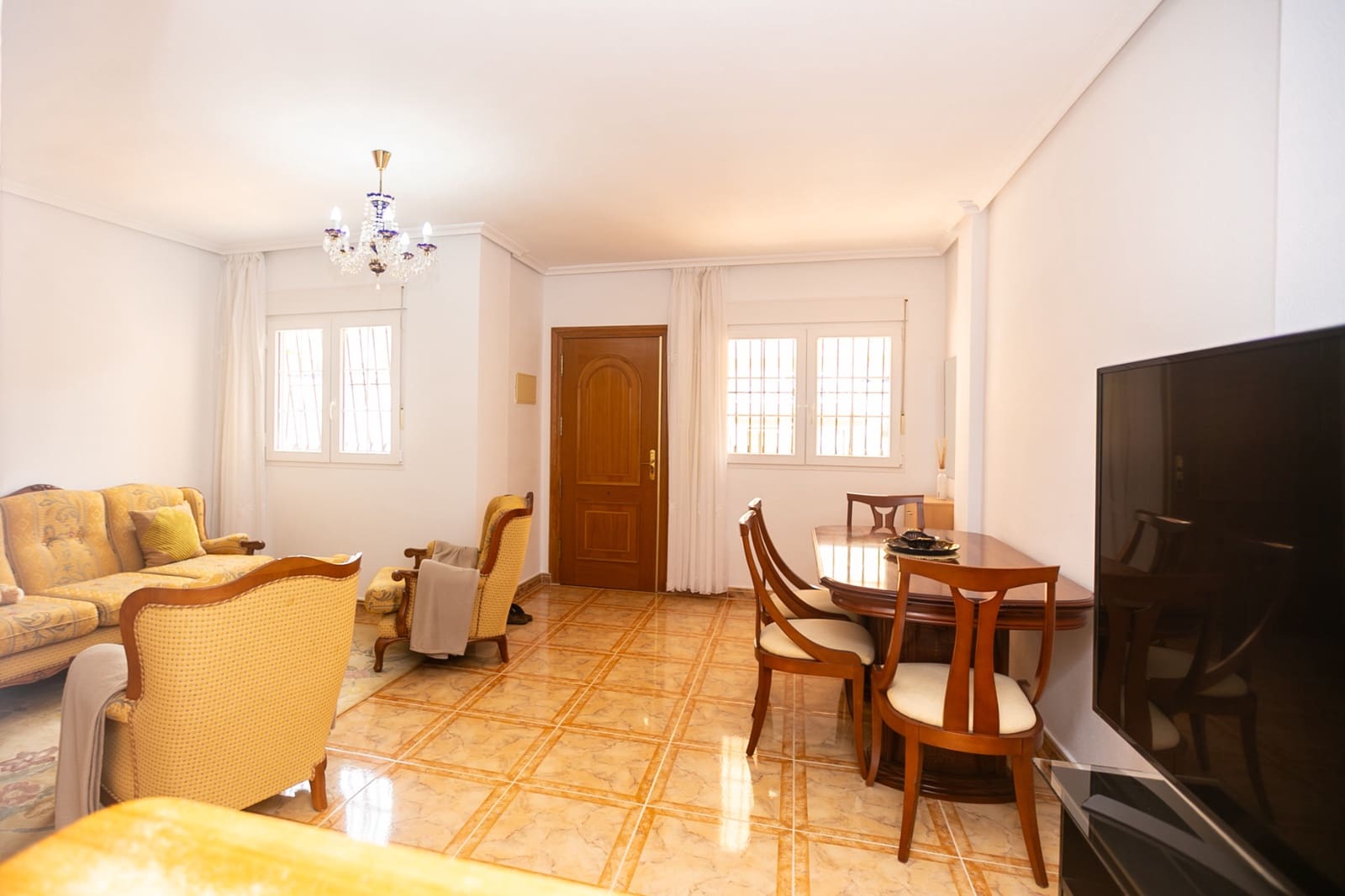 Casa de 3 habitaciones en La Zenia en venta con piscina - 280.000 € (Ref: 9981411)