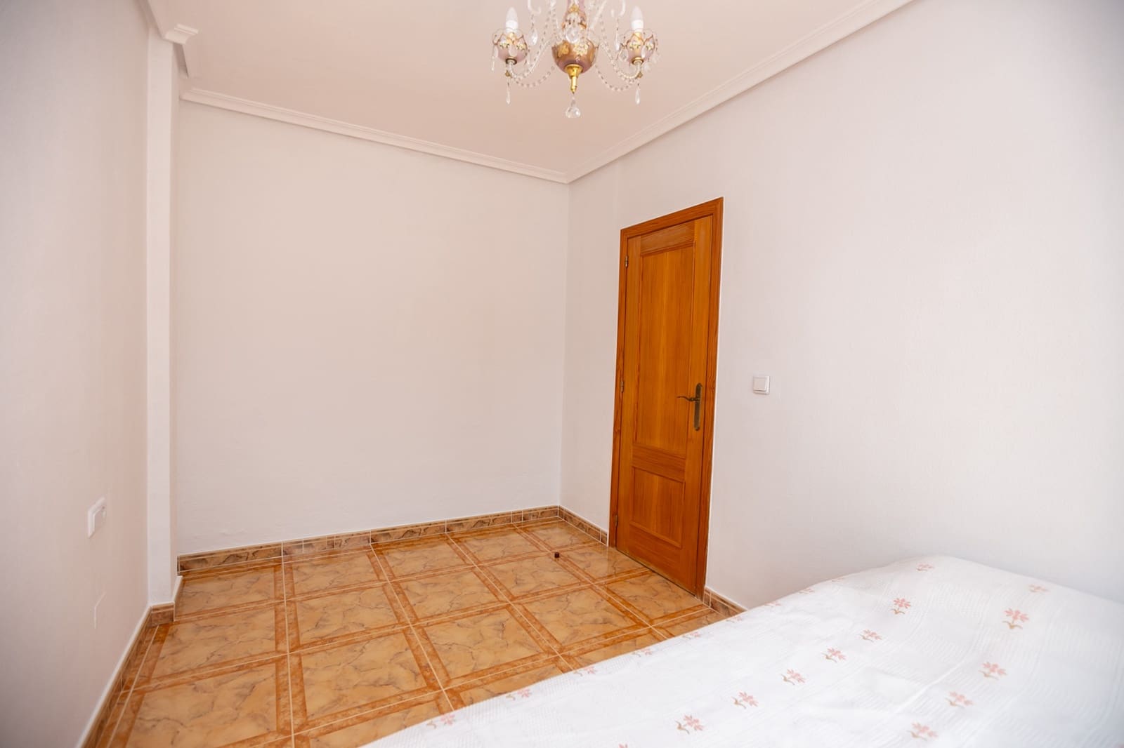 Casa de 3 habitaciones en La Zenia en venta con piscina - 280.000 € (Ref: 9981411)