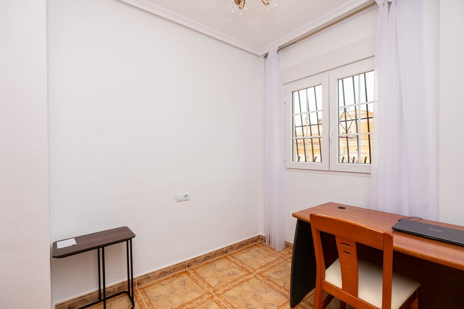 Casa de 3 habitaciones en La Zenia en venta con piscina - 280.000 € (Ref: 9981411)