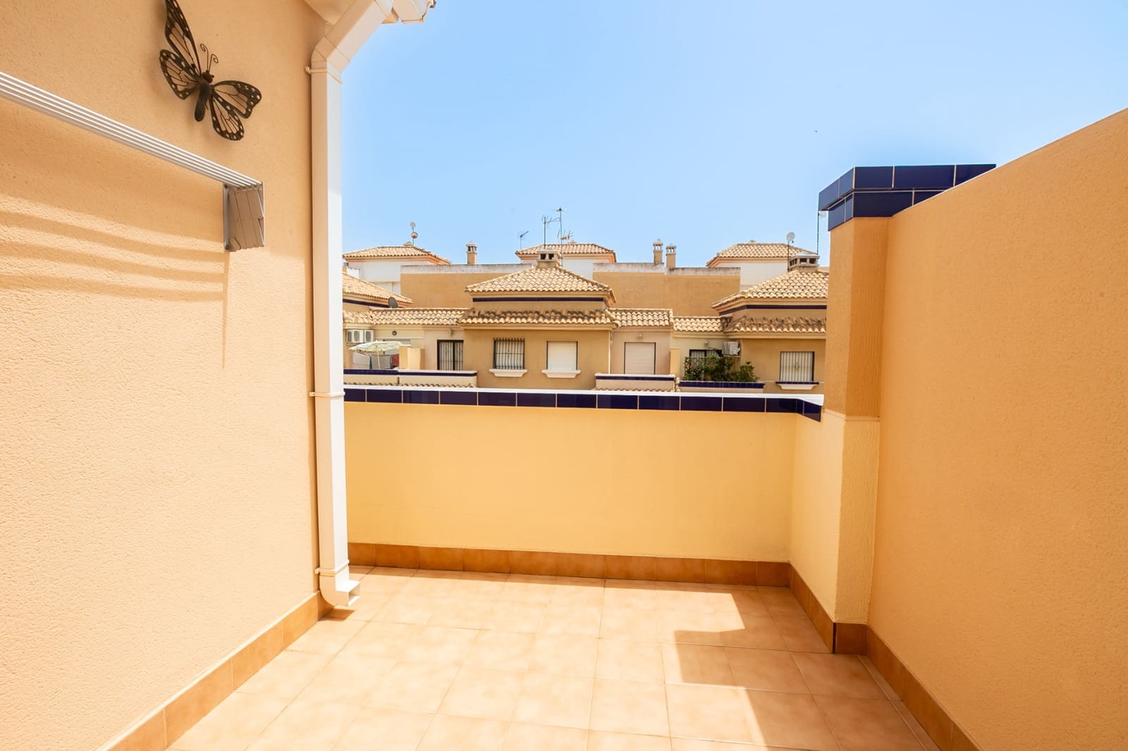 Casa de 3 habitaciones en La Zenia en venta con piscina - 280.000 € (Ref: 9981411)