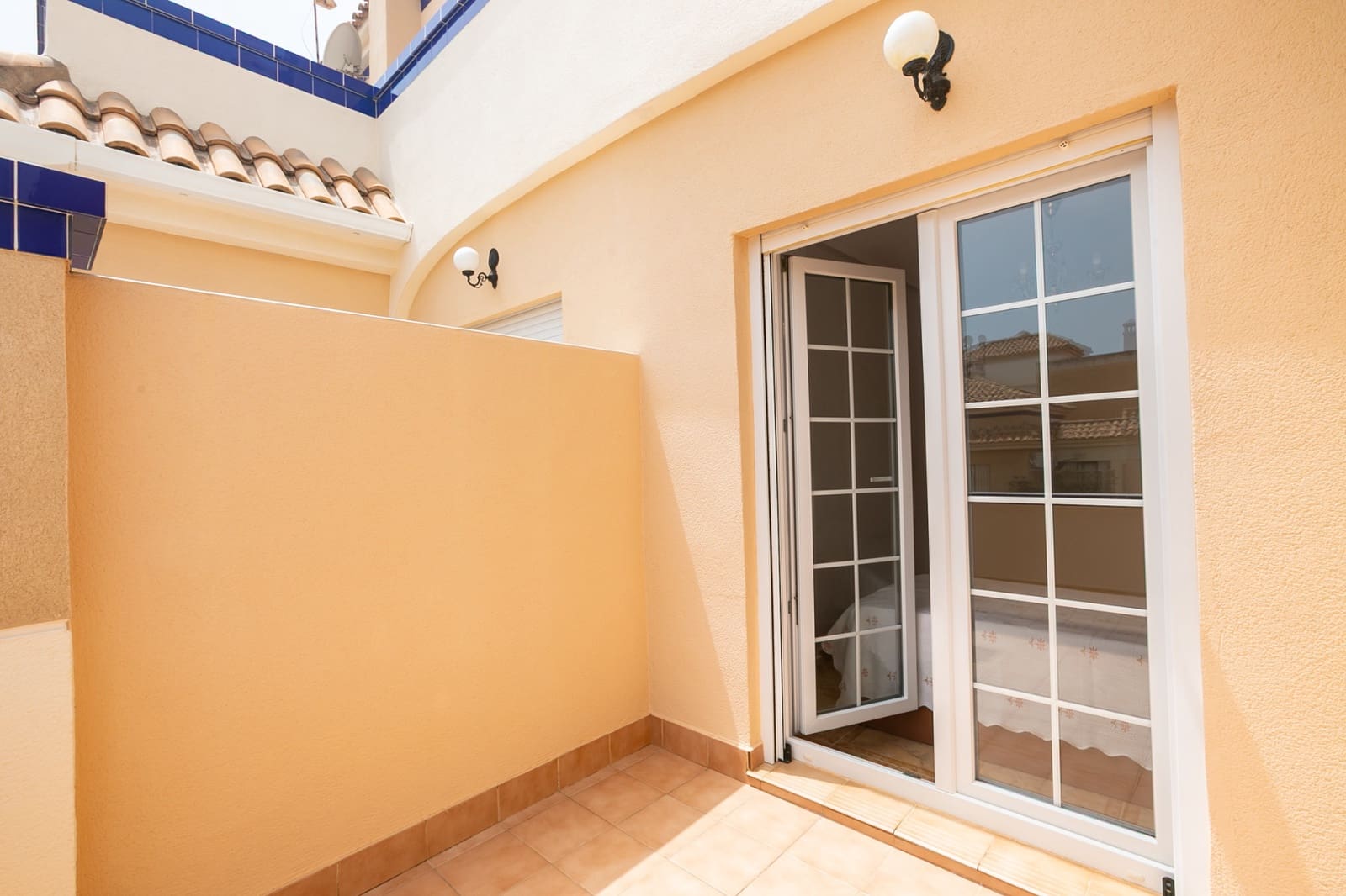 Casa de 3 habitaciones en La Zenia en venta con piscina - 280.000 € (Ref: 9981411)