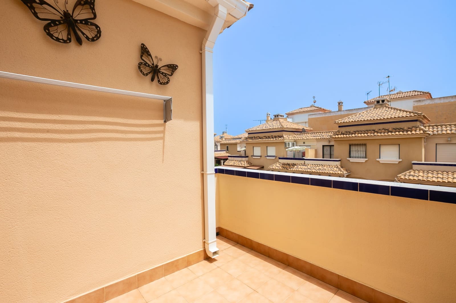 Casa de 3 habitaciones en La Zenia en venta con piscina - 280.000 € (Ref: 9981411)
