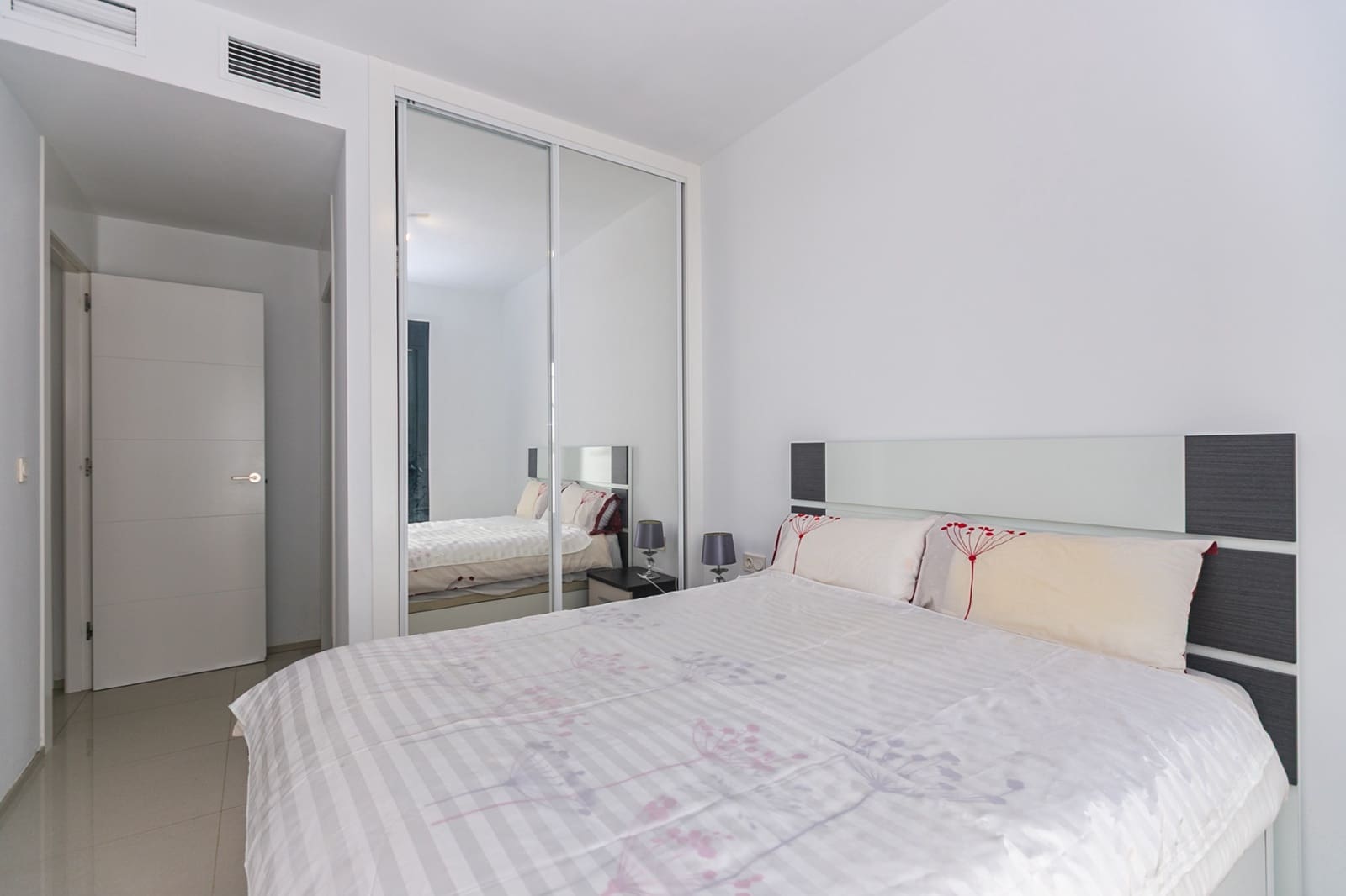 Bungalow de 2 habitaciones en Doña Pepa en venta con piscina - 289.500 € (Ref: 9981412)