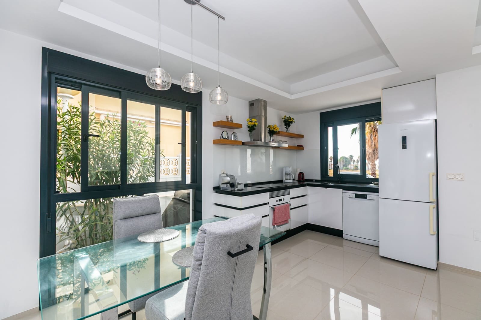Bungalow de 2 habitaciones en Doña Pepa en venta con piscina - 289.500 € (Ref: 9981412)