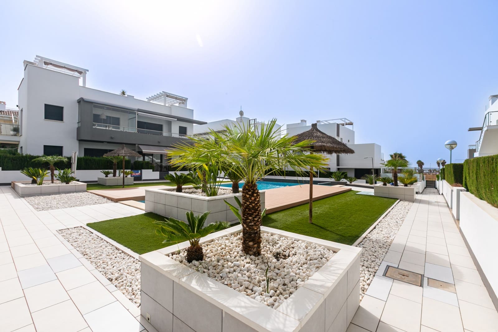 Bungalow de 2 habitaciones en Doña Pepa en venta con piscina - 289.500 € (Ref: 9981412)
