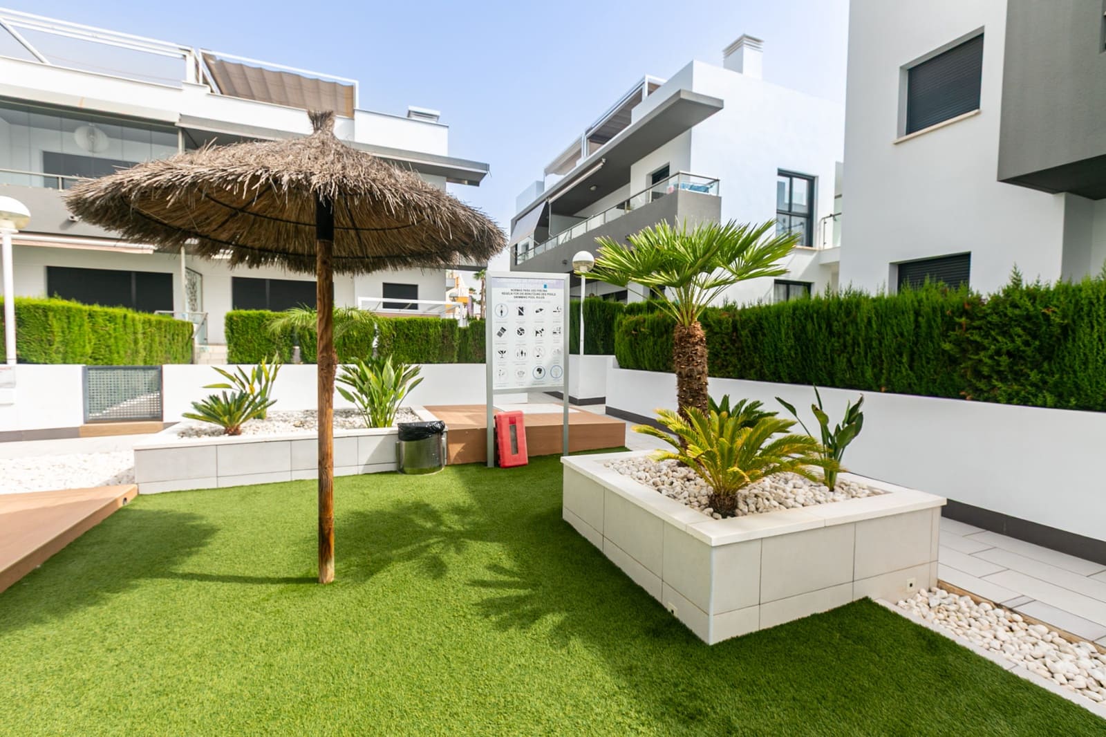 Bungalow de 2 habitaciones en Doña Pepa en venta con piscina - 289.500 € (Ref: 9981412)