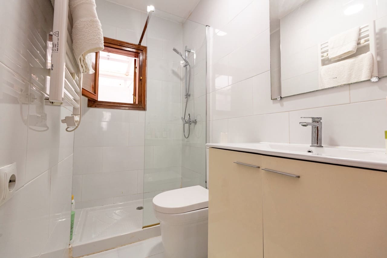 1 sypialnia Apartament na sprzedaż w El Chaparral z basenem - 105 000 € (Ref: 9981497)
