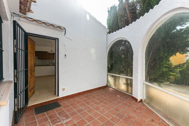 Chalet de 2 habitaciones en La Florida, Orihuela en venta - 275.000 € (Ref: 9983794)