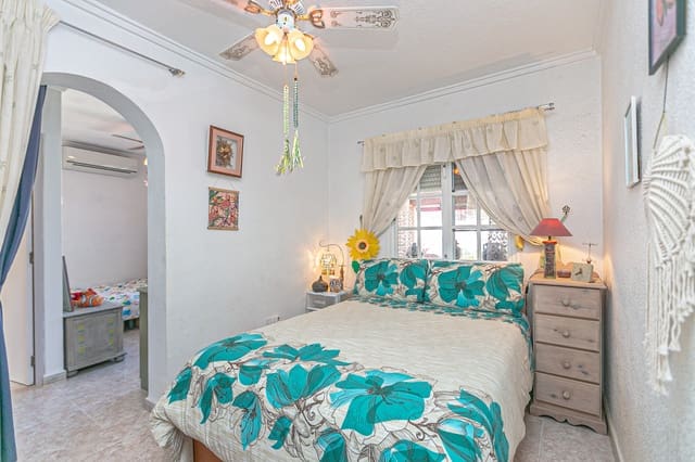 4 soveværelse Semi-Rækkehus til salg i Los Balcones - € 315.000 (Ref: 9983937)