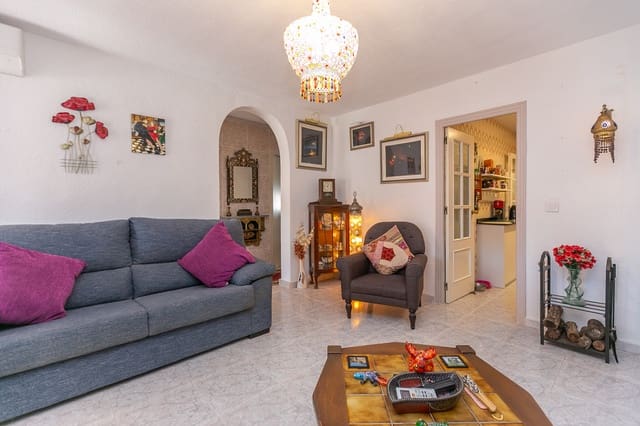 4 soveværelse Semi-Rækkehus til salg i Los Balcones - € 315.000 (Ref: 9983937)