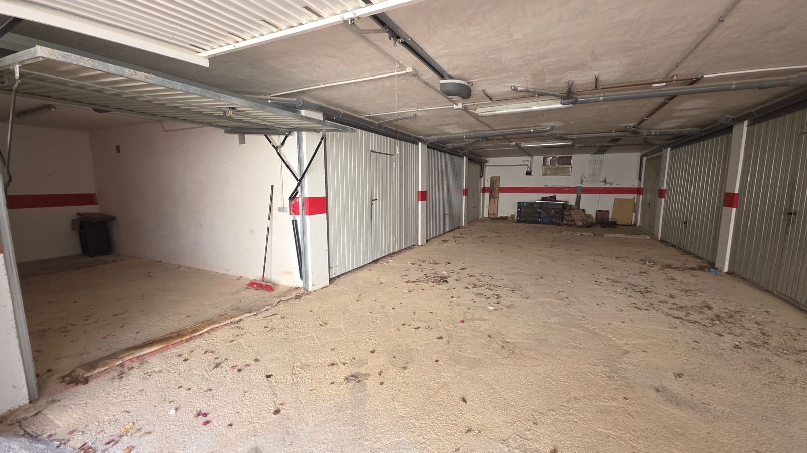 Garage til salg i Villamartin - € 8.500 (Ref: 9996229)