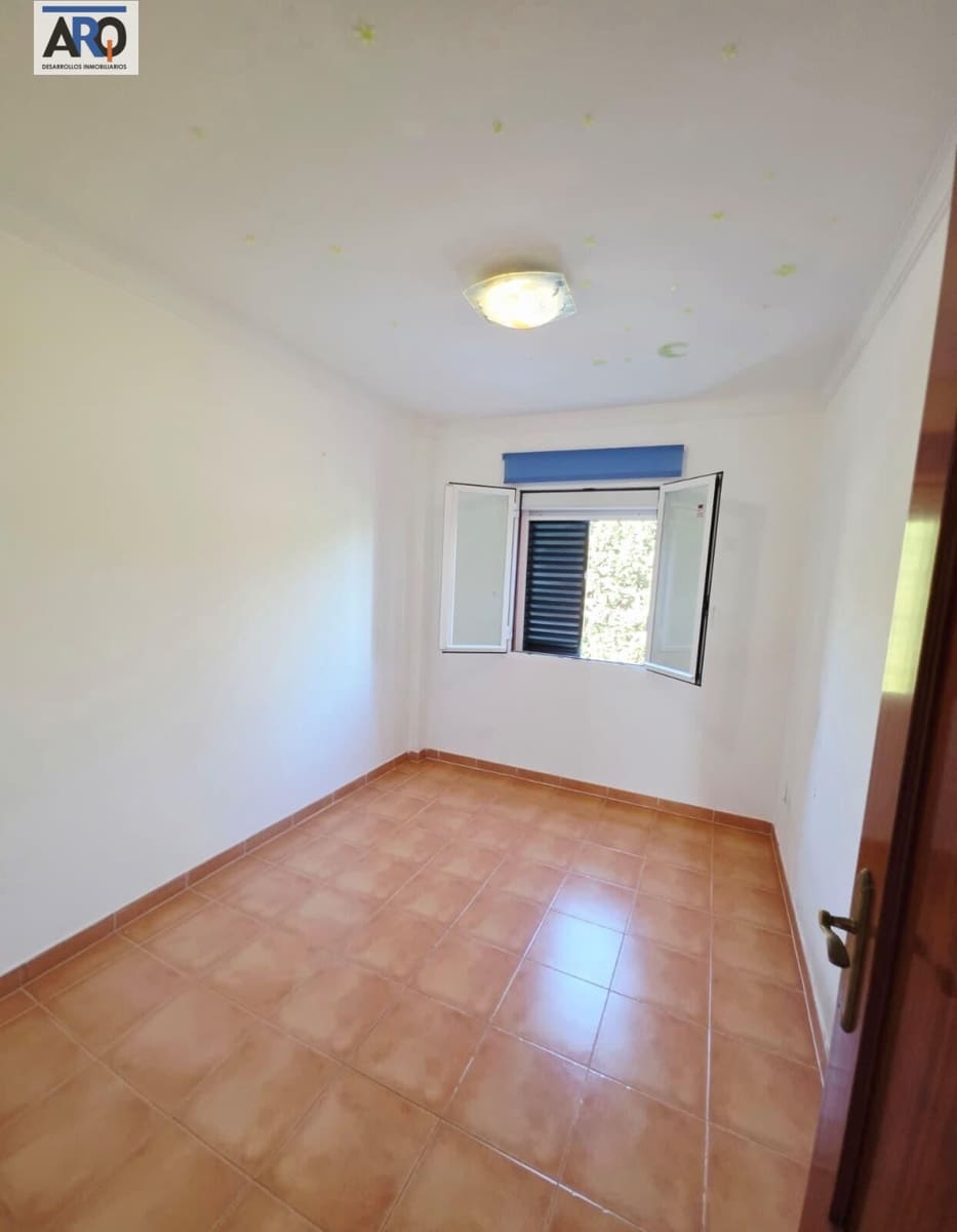 3 bedroom Terraced Villa for rent in Rincon de la Victoria with garage - € 1,700 (Ref: 10011466)