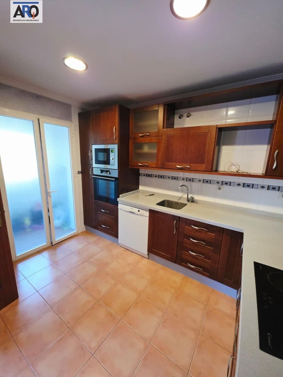 3 bedroom Terraced Villa for rent in Rincon de la Victoria with garage - € 1,700 (Ref: 10011466)