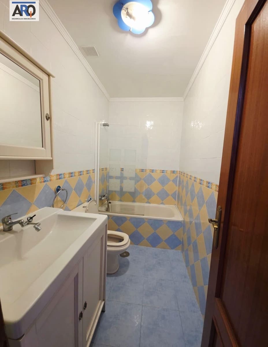 3 bedroom Terraced Villa for rent in Rincon de la Victoria with garage - € 1,700 (Ref: 10011466)