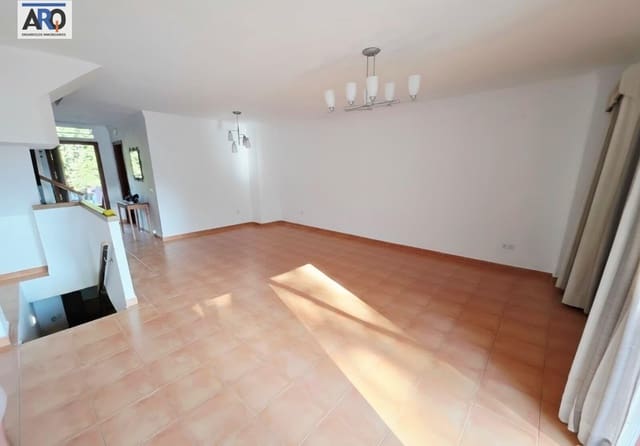 3 bedroom Terraced Villa for rent in Rincón de la Victoria with garage - € 1,700 (Ref: 10011466)