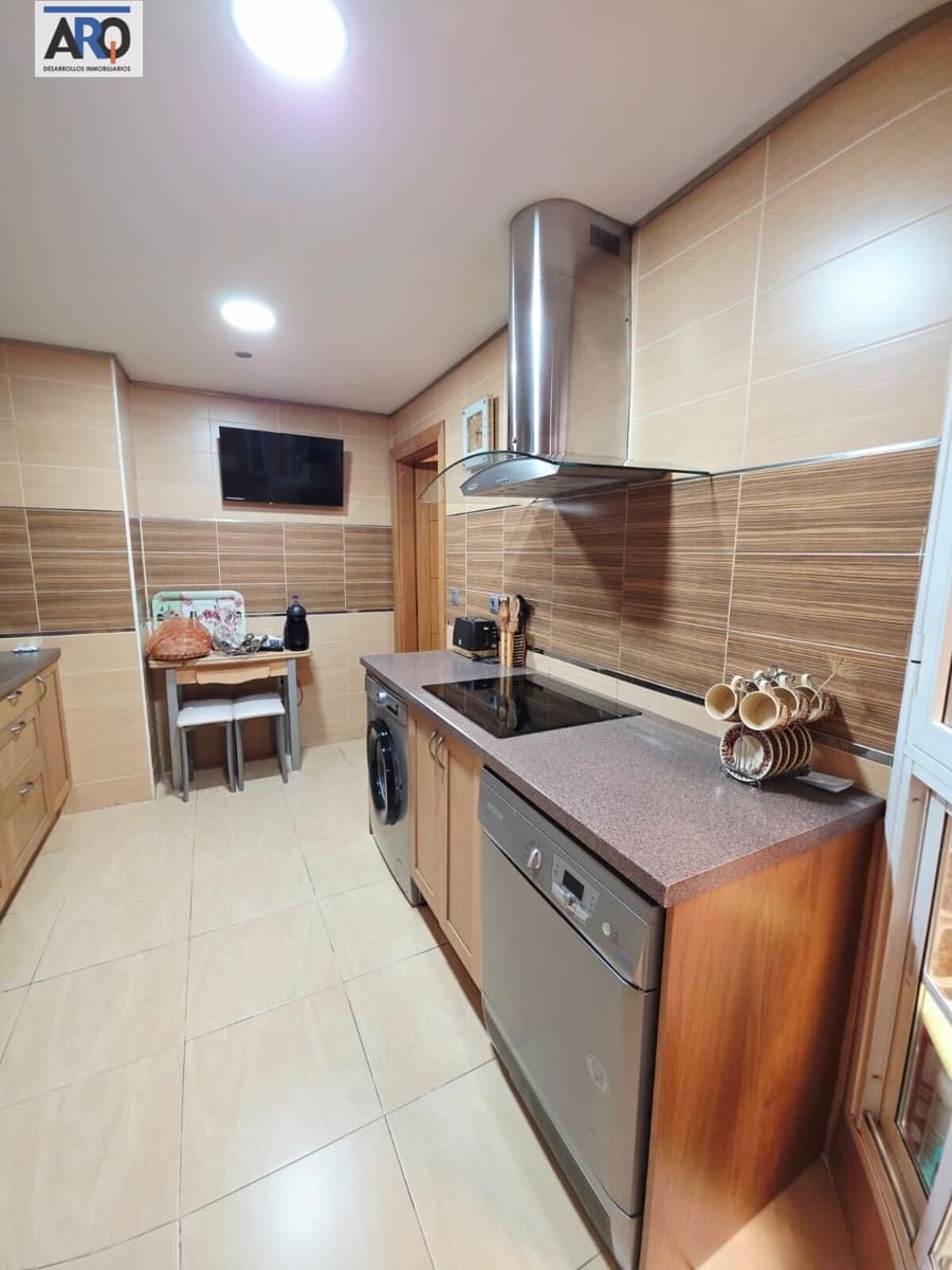 2 slaapkamer Appartement te koop in Malaga stad met garage - € 266.000 (Ref: 10017522)